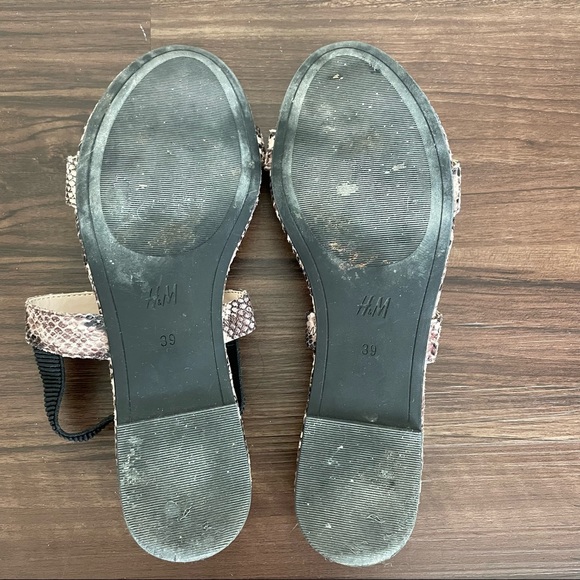 H&M Beige/snakeskin-patterned flat sandals size 8 - Picture 13 of 13